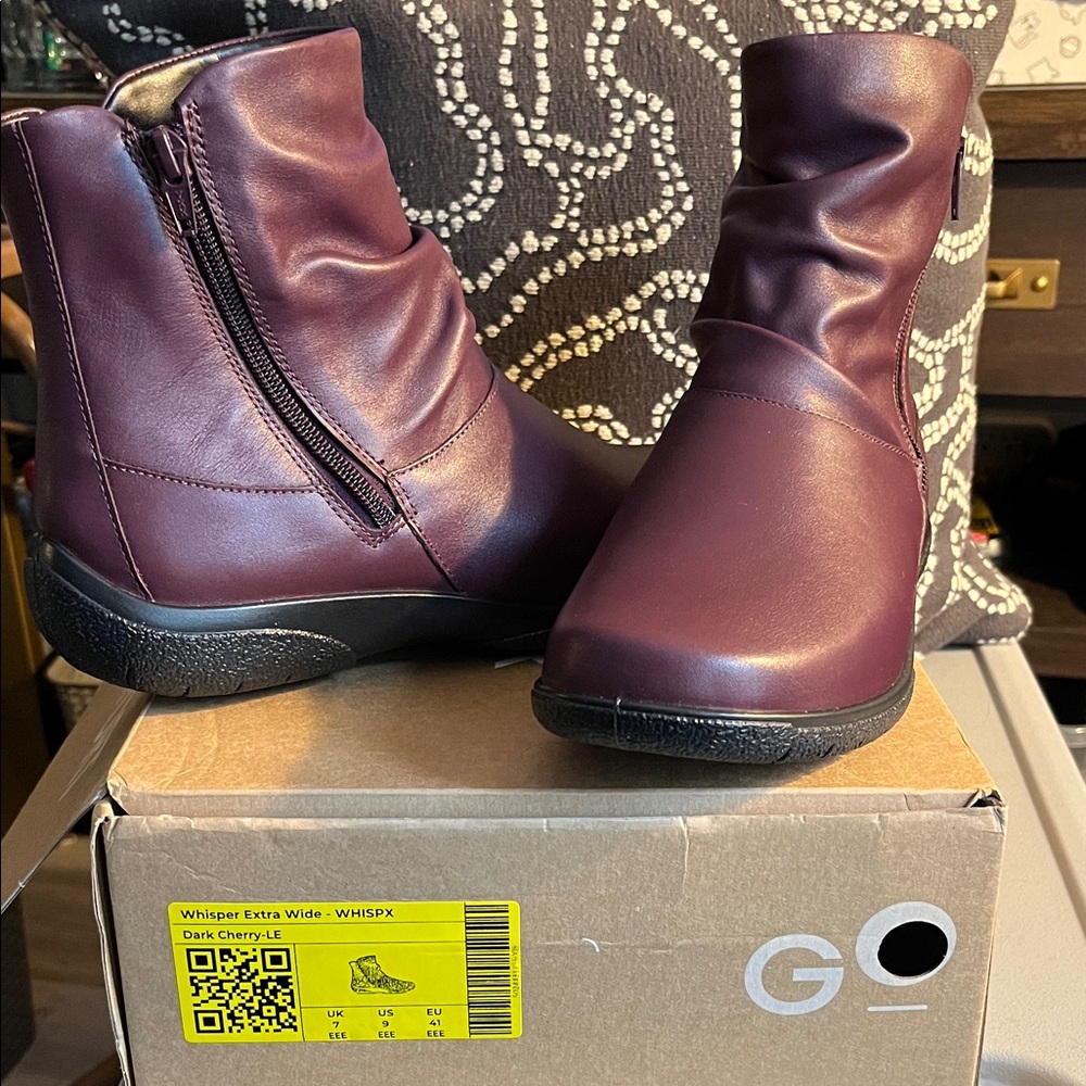 Hotter Whisper Boots - Size: 9 - Dark Cherry - NIB